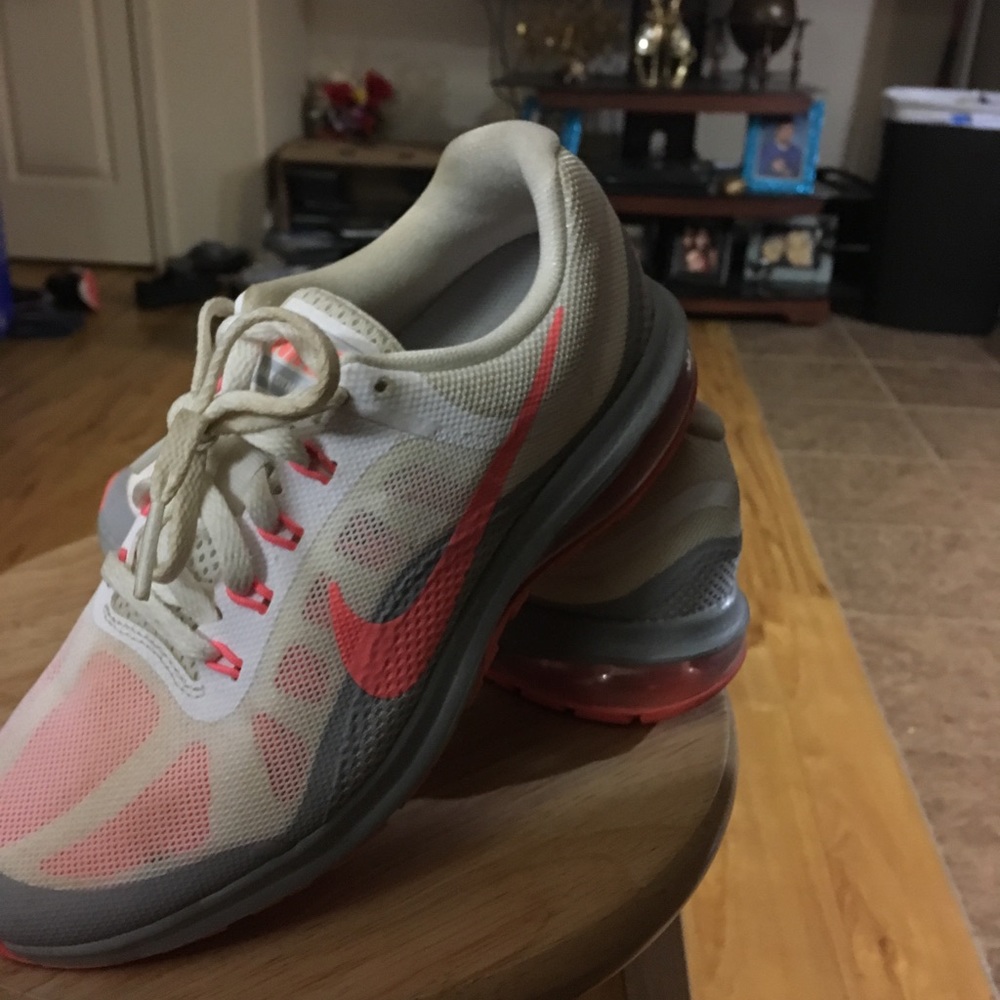 Nike’s - Picture 3 of 3